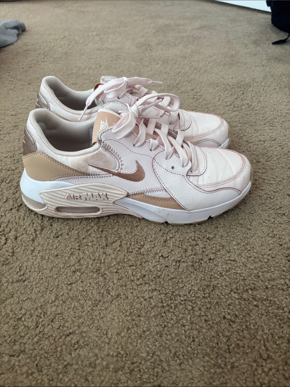 Nike air maxes